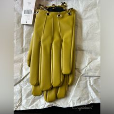 Anthropologie Faux Leather Charm Gloves Nwt Sz M/L Half Palm Leather Gloves, Anthropologie Gloves, Leather Driving Gloves, Dopamine Dressing, Anthropologie Accessories, Driving Gloves, Green Leather, Mitten Gloves, Leather Glove