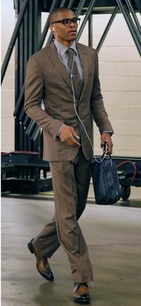 Love my boys... Game Day #Suit Russell Westbrook | looks like someone I know Russell Westbrook Fashion, Westbrook Fashion, Man Closet, Westbrook Nba, Gents Style, Most Stylish Men