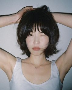 Pixie Haircut Japanese, Ulzzang Hair Short, Short Jellyfish Cut With Bangs, Short Haircut Korean, Short Japanese Haircut, Short Wispy Haircuts, Short Hair Bangs Round Face, Short Hime Cut, Short Hair Kpop