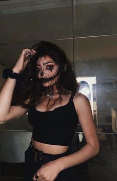 Holloween Makeup Girl, Skeleton Costumes For Women, Aesthetic Skeleton Costume, Skeleton Halloween Costume Women, Skeleton Neck Makeup, Skeleton Face Paint Women, Hot Skeleton Costume, Scary But Cute Halloween Costumes, Cute Scary Halloween Costumes