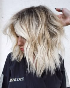 Blonde 2024, Angled Haircut, Bob Hairstyle Ideas, Goldie Locks, Hairstyle Ideas Easy, Choppy Haircuts, Thick Hair Styles Medium, Cute Bob, Medium Bob Hairstyles