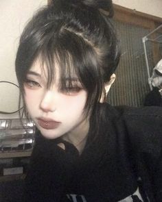 #kbeauty #ulzzang #얼짱 #ulzzanggirl #ulzzangmakeup #douyin #beauty #beautiful #queen #cute #kawaii #korean #koreangirl #koreanmakeup #asianbeauty #asiangirl Tomboy Makeup, Korean Ulzzang Girl, Intricate Hairstyles, Hair Inspiration Short, Korean Ulzzang, Organic Products, Cute Makeup