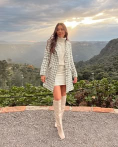 Albinho dos lookinhos da viagem ❄️ Qual seu preferido? Eu amei todos 🥹🤏🏼 #looksdeinverno #lookgramado #lookinverno #lookinspiração… | Instagram Outfit Navidad, Outfit Botas, Fashionably Late, Elegante Casual, Outfits 2023, Trendy Fall Outfits, Cooler Look