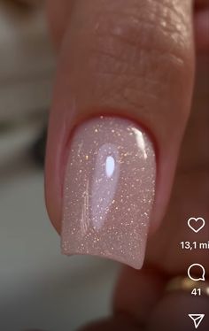 Natural Nail With Sparkle, Pale Sparkle Nails, Glitter Nails Shellac, Pale Glitter Nails, Gel Shimmer Nails, Blush Glitter Nails, Glittery Light Pink Nails, Basic Glitter Nails, Beige Sparkle Nails