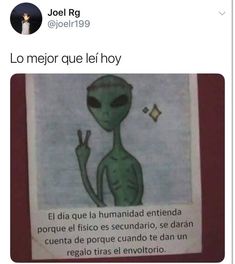 an alien is giving the peace sign in spanish