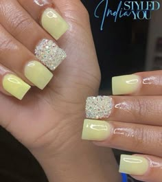 Yellow Shorties Acrylic Nails, White And Yellow Nails Acrylic, Short Square Acrylic Nails Yellow, White Nails With Rhinestones Short, Yellow Short Nails Design, Shorties Nails Square Fall, Yellow Nails With Rhinestones, Short Nails For Kids, White And Yellow Nails