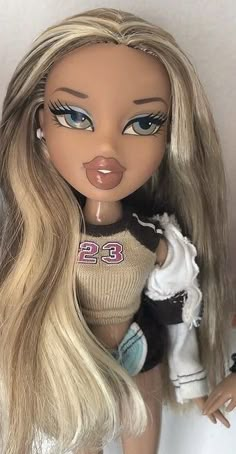 Bratz doll aesthetic Female Rap, Bratz Doll Makeup, Black Bratz Doll, Bratz Doll Outfits, Reworked Clothing, Brat Doll, Bratz Girls, Bratz Inspired Outfits, Doll Aesthetic