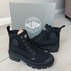 New Palladium Pallabase Twill Black Combat Platform Boots. Casual Boots With Removable Insole For Streetwear, Casual Streetwear Boots With Removable Insole, Urban Boots With Branded Insole And Round Toe, Round Toe Boots With Removable Insole For Streetwear, Combat Platform Boots, Palladium Shoes, Palladium Boots, Platform Boots Women, Boots Women