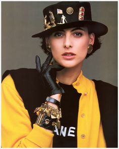 Inès de la Fressange, Elle 1986 Chanel Ad, 1980’s Fashion, Chanel Style Jacket, Moda Chanel, 80’s Fashion, Mode Chanel, Diana Vreeland, 1980s Fashion, Chanel Jewelry