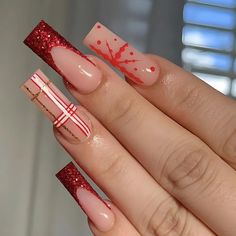 Number of Pieces: 24pcs/set Material: ABS Occasion: Party, Daily, Vacation, Holiday Size: as pic. showing Included:24 pcs/set + 1 pcs glue Glitter French Tips, Her Nails, Snowflake Nails, Christmas Nails Acrylic, Festival Nails, Xmas Nails, Square Acrylic Nails, Christmas Nail Designs, Christmas Nail Art