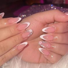 Nail Art Blanc, Ongles Bling Bling, Nails Short Almond, Pink Press On Nails, Nails Press Ons, Nail Art Tips, French Pink, Press On Nails Short, Romantic Nails