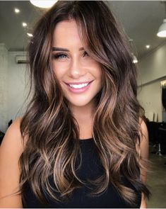 Obsessed with this hair Subtle Balayage Brunette, 30 Hair Color, Hair Color Caramel, Caramel Hair, Long Brown Hair, Balayage Brunette