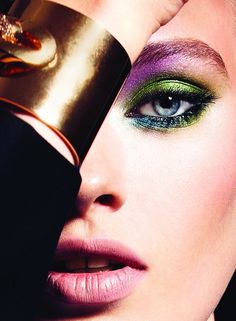 Beauty Photoshoot Ideas, Green Make Up, Glitter Face Paint, Fresh Makeup Look, Alexey Brodovitch, Colour Harmony, Hair Photoshoot, Interesting Hair, Eye Makeup Images