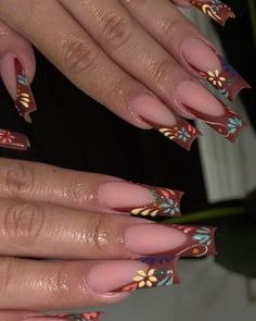 Fake Nails Acrylics Ideas, Latino Nail Designs, Mexican French Tip Nails, Mexican Style Acrylic Nails, Mexican Inspired Nail Art, Hacienda Style Nails, Mexican Aesthetic Nails, Mexican Nail Art Designs