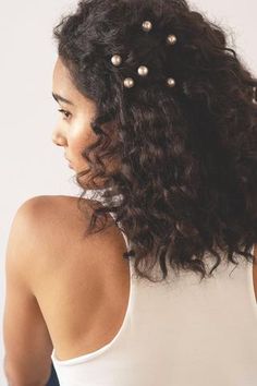 Pearl girls. Our pearl hair pins are equal parts sleek and chic - and perfect... Human Lace Front Wigs, Curly Brown Hair, African American Wigs, Diamond Face Shape, A Messy Bun, Prom 2023, Diamond Face, Olive Skin, Curly Lace Front Wigs