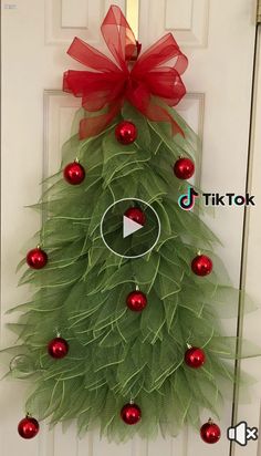 Dollar Tree Ideas, Diy Christmas Decor Ideas, Diy Christmas Decor, Diy Christmas Decorations Easy, Christmas Tree Wreath, Holiday Crafts Christmas, Easy Christmas Diy