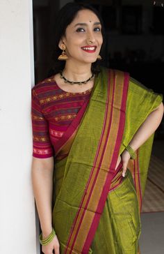 Ilkal Saree, Cotton Saree Blouse Designs, Cotton Blouse Design, Cotton Saree Blouse, Saree Blouse Neck Designs, New Saree Blouse Designs, Cotton Saree Designs, Fashionable Saree Blouse Designs, Silk Saree Blouse Designs