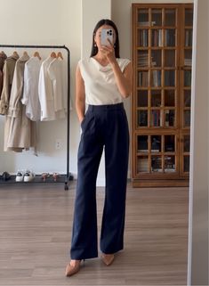 Office Outfits Women Jeans, Casual Office Outfits Women Jeans, Casual Outfits For Women Summer, Casual Office Outfits Women, Casual Office Outfits, Semi Formal Mujer, White Shirt Outfit, Corporate Attire Women, Outfits For Women Summer