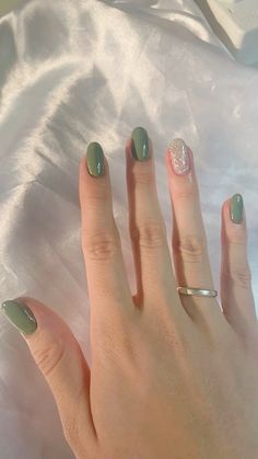 ig: ngbeautynailsrp Green Nail Inspiration, Tato Henna, Hello Nails, Cute Simple Nails, Minimal Nails, Casual Nails, Pretty Gel Nails, Healthy Nails, Dream Nails