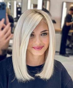 55 Examples That Prove White Blonde Hair Is In for 2023 Bright Dimensional Blonde, Bob Lung, 30 Hair Color, Cool Blonde Hair Colour, Platinum Blonde Hair Color, White Blonde Hair, Blonde Layers, Cool Blonde Hair