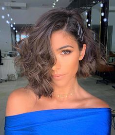 Holiday Hairstyles Easy, Short Curls, Top Hairstyles, Short Curly Styles, Hot Hair Styles, Holiday Hairstyles, Short Bob Hairstyles