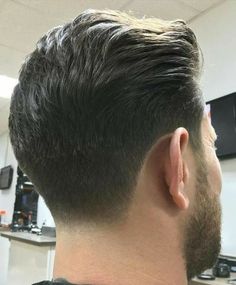 Med Fade Haircut Men, Mens Haircut Back, Mens Hairstyles With Beard, Low Fade Haircut, Hair Clay, Back Of Head, Tapered Haircut