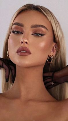 Quince Hair, Makeup Contouring, Ball Makeup, Wedding Hairstyles And Makeup, Classy Makeup, Prom Eye Makeup, Prom Makeup Looks