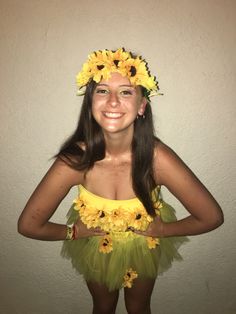 Flower Costume Diy Women, Daisy Flower Costume, Diy Flower Costume, Flower Power Costume, Halloweekend Costumes, Daisy Costume, Swift Outfits