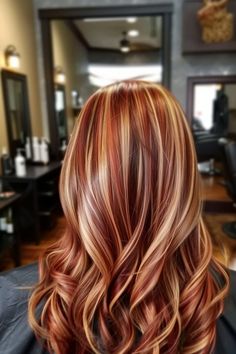 35+ Stunning Red Hair with Blonde Highlights Combos To Try This Year - Flo's Blog Red With Blonde Highlights, Red With Blonde, Pumpkin Spice Hair, Red Hair Trends, Red Hair With Highlights, Cinnamon Hair