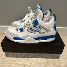 Military Blue Jordan 4’s, Men’s Size 11. Lightly Worn, Minimal Creasing. Jordan 4 Blu, Jordan 4 Light Blue, Blue Jordan 4’s, Jordan 4s Blue, Jordans Retro 4, Blue 4s, Air Jordan Retro 4, Jordan 4’s, Jordan Retro 4