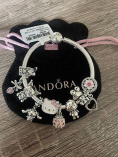 Pandora Bracelet Charms Ideas, Girly Bracelets, Pandora Bracelet Designs, Hello Kitty Jewelry, Hello Kitty Accessories, Bracelet Pandora, Wrist Jewelry, Jewelry Accessories Ideas, Pandora Bracelet Charms