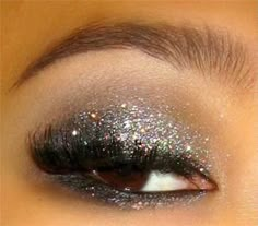 Elektra Cosmetics glitter in Silver AB (Holographic) Eye Makeup Metallic, Glitter Makeup Windows, Marti Gras Makeup, Makeup Metallic, Silver Eye Makeup, Eyeliner Glitter, Glittery Eyes, Party Eyes, Glitter Eyeliner