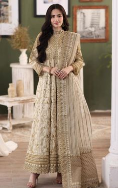 Sana Javed Bridal Look, Plaid Skater Dress, Lace Short Sleeve Top, Girls Frock Design, Pakistani Bridal Wear, Muslim Fashion Outfits, Frock Design