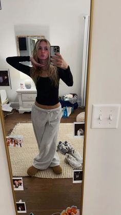 #demetraoutfits #amazondeals #amazon #algorithm #uggs #uggbootsforwomen #ugglife #uggstyle #uggmini #aeropostale #aeriereal #skimsdupeamazon #skims #carriebradshawstyle #winteroutfit On Cloud Shoes Outfit, Clothes Wishlist, Offline By Aerie, Uggs Outfit, Cute Outfits For School, Causual Outfits, Stockholm Fashion