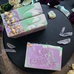 Haven soap, sanctuary in a bar of soap, crafted to envelop you in peace and safety. Immerse yourself in the soothing scent of lavender, green clover, and blonde woods, as each lather transports you to a refuge from the chaos of the world. The light purple soap, delicately swirled with pale green and white, evoke serenity. Topped with fragrant dried lavender and jasmine flowers, along with coarse salt crystals, Haven soap transforms your bathing routine into a sacred ritual of self-care. ✦ Crafte Purple Soap, Blonde Wood, Clover Green, Kaolin Clay, Palm Oil Free Products, Dried Lavender, Avocado Oil, Lavender Flowers, Lavender Essential Oil