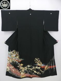 Black and gold foil, flying crane with Kisshou pattern Tomesode / 黒 金泥箔の波飛鶴扇面花の吉祥文様 留袖 Flying Crane, Kimono Obi, Kimono Fabric, Married Woman