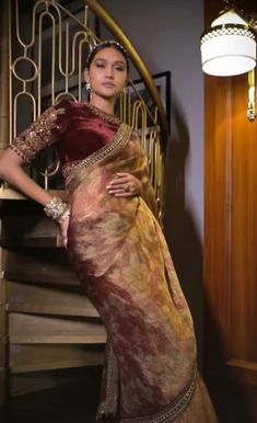 Karigari Design, Sabya Saree, Gold Color Saree, Fashionable Saree Blouse Designs, Fancy Sarees Party Wear, Tissue Saree, Indian Saree Blouses Designs, Indian Fashion Saree, Saree Designs Party Wear