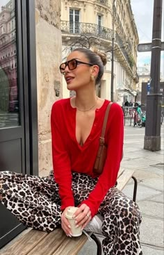 Spring Outfit Colorful, Jeans Summer Outfit, Cheetah Print Outfits, Italian Summer Outfits, Leopard Print Outfits, Animal Print Outfits, Downtown Outfits, Print Pants, Mode Inspiration