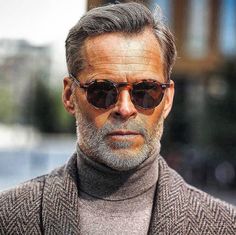 Older Man, Oxford Brogues, Grey Turtleneck, Elegante Casual, Mode Casual, Hair And Beard Styles, Mens Glasses