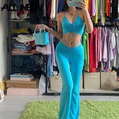 Women Pants Outfit, High Waist Flare Pants, Co Ord Suit, Celana Fashion, Outfits Streetwear, 2000s Fashion Outfits, Women Halter, Tracksuit Women