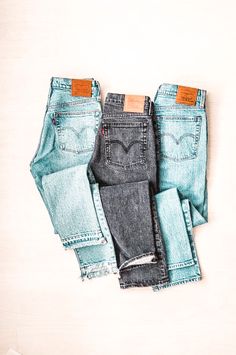 501 Levis Women Outfits, Levis Jeans Women, Levi Jeans Outfit, Graceful Aging, Clad And Cloth, My Chic Obsession, French Wardrobe, Moda Denim, Jeans Outfit Summer