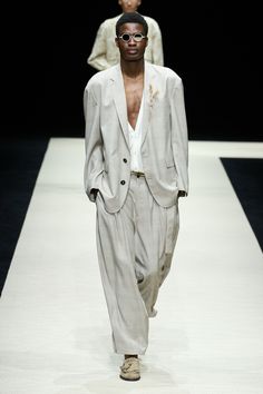 Emporio Armani Spring 2025 Menswear https://www.vogue.com/fashion-shows/spring-2025-menswear/emporio-armani/slideshow/collection#54 Suede Suit, Armani Models, Mens Runway, Man Dressing Style, Armani Collection, Mens Editorial