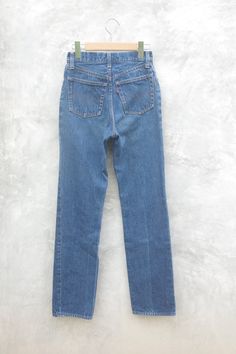 Perfect ,Vintage70s 80s levis 501 single stitch W24 W25 L31.5,levis for women,retro,hipster,levis USA I want you to experience the beauty, style and comfort of my goods. condition : very good **Jeans have torn marks on their legs..But it is very cool color : Blue jeans Material : Denim fabric Label : Mede in usa Levis Jeans W24,25 measurements: inches or centimeters Levi's 501 but I check measurements 1. Waist: 24 inch or 25 inch // 61 or 63.5 cm 2. Hips: 34 inch or 35 inch // 86.5 or 88.8 cm 3. Vintage Everyday Jeans With Five Pockets, Vintage Rigid Denim Jeans For Fall, 1970s Style Fitted Medium Wash Jeans, Vintage Mid-rise Jeans For Everyday, Vintage Straight Jeans For Spring, Vintage Fitted Jeans With Five Pockets, Vintage Straight Bottoms For Fall, Fitted Vintage Jeans In Medium Wash, Vintage Straight Cotton Jeans