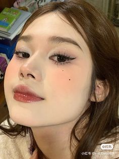 Makeup For Downturned Eyes, Makeup Expiration, Hippie Makeup, Soft Makeup Looks, Ulzzang Makeup, Soft Makeup, Asian Makeup