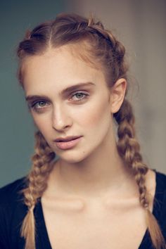 Quick and Easy Scarf Braid Styles for Beginners Tan Skin Blonde Hair, Dutch Braid Hairstyles, Boxer Braids, American Hairstyles, Pigtail Braids, Pigtail Hairstyles, Braid Hairstyles, Beauty Makeup Tips, Dutch Braid