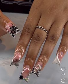 Medium Nail Art Designs, Baddie Back To School Nails, Medium Length Simple Nails, Duck Nails Medium Long, Medium Short Nail Designs, Cute Extra Nails, Red Bottom Nails Short, Junk French Tip Nails, Short Nail Inspo Red