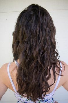 Big Wavy Hair Natural, Mid Length Natural Wavy Hair With Layers, Long Layered Hair Natural Waves, Medium Natural Wavy Haircuts, Long Naturally Wavy Haircuts, Best Haircut For Naturally Wavy Hair, Medium Wavy Hair Styles For Women, Best Cut For Wavy Hair, Medium Long Wavy Haircut