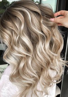 Highlights With Dark Roots, Grey Balayage, Red Hair With Blonde Highlights, Red Ombre Hair, Red Blonde Hair, Gorgeous Hair Color, Balayage Hair Blonde, Brown Blonde Hair, Ombre Hair Color