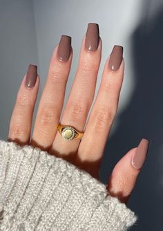 Get inspired with stunning brown nail designs! Whether you’re into light brown nails for a soft, natural look or dark brown nails for a bold, sophisticated vibe, there’s a shade for every mood. Perfect for fall, winter, or anytime you want a chic, neutral style. Save these trending brown nail inspo ideas for your next manicure! #BrownNails #LightBrownNails #DarkBrownNails #NailInspo #FallNails #NeutralNails Brown Tone Nails, Light Brown Nails, Dark Brown Nails, Nail Inspo Ideas, Mocha Nails, Brown Nail Designs, Brown Nail, Brown Nails Design, Top Nails