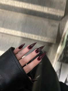 Nail Profile, Vampire Nails, Dark Red Nails, Sharp Nails, Punk Nails, Goth Nails, Grunge Nails, Red Nail, Dark Nails